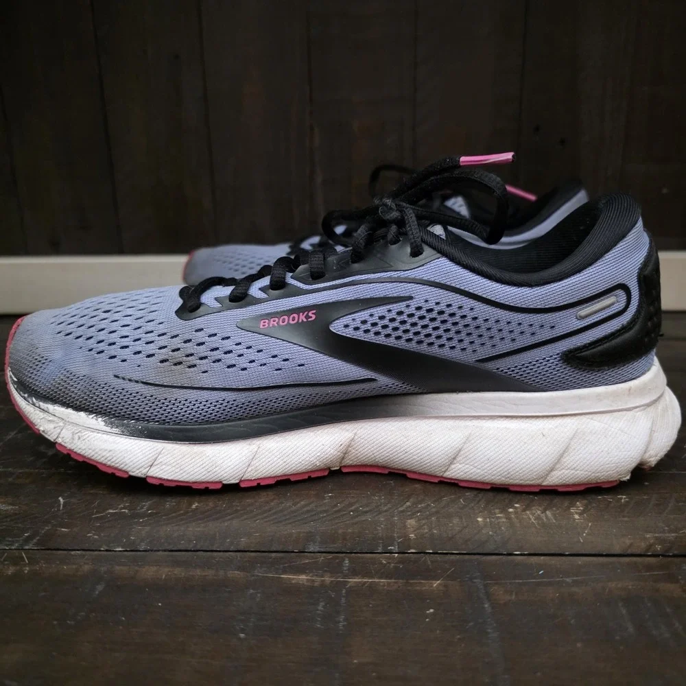 Brooks these shoes